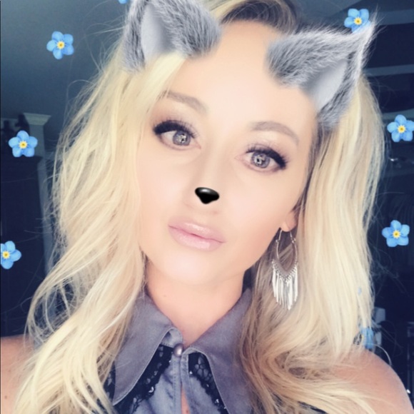 Meet your seller April! - Picture 2 of 2